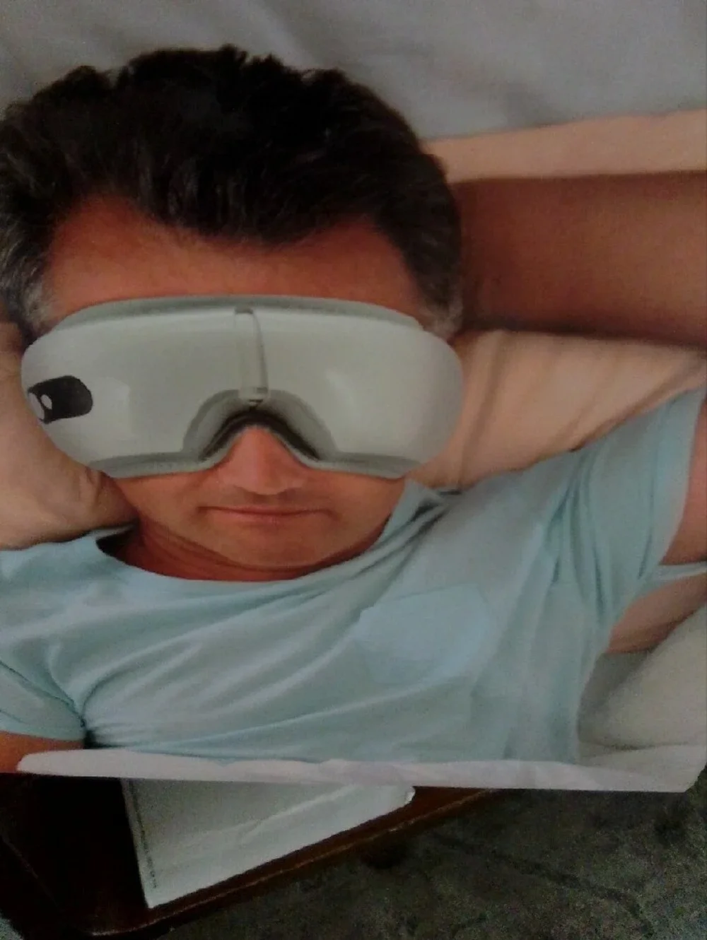 White Heated Eye Massager - Eye Spa
